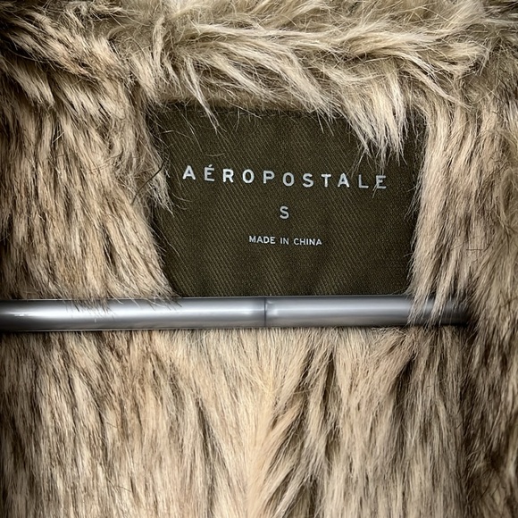 Aeropostale winter coat with fur lined hood - Picture 3 of 4